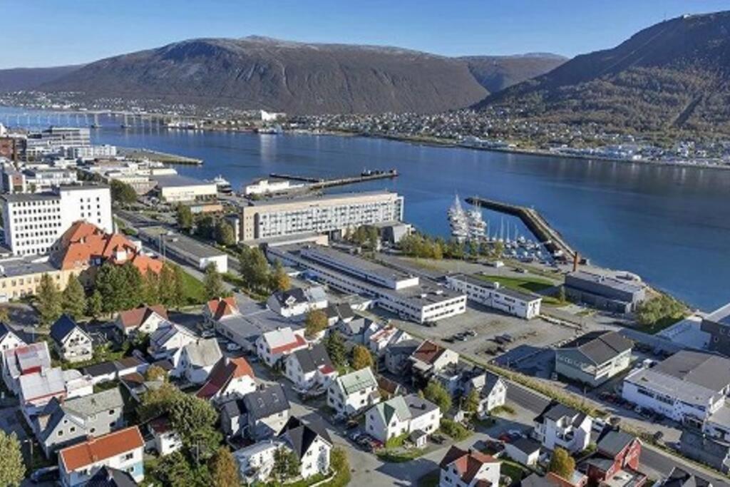 In The Heart Of The Aurora Borealis - Tromso City Eksteriør bilde